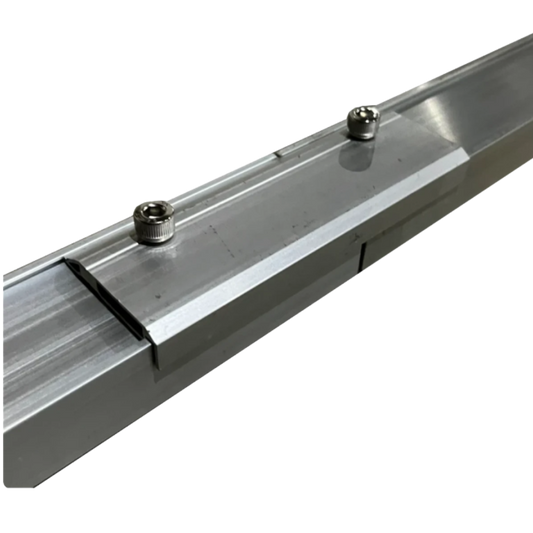 ERK síntoldó csavarral R52 szerelősínhez