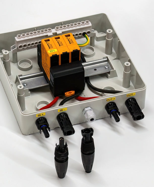 DC oldali 1 string - 1 munkapont védelmi dobozok