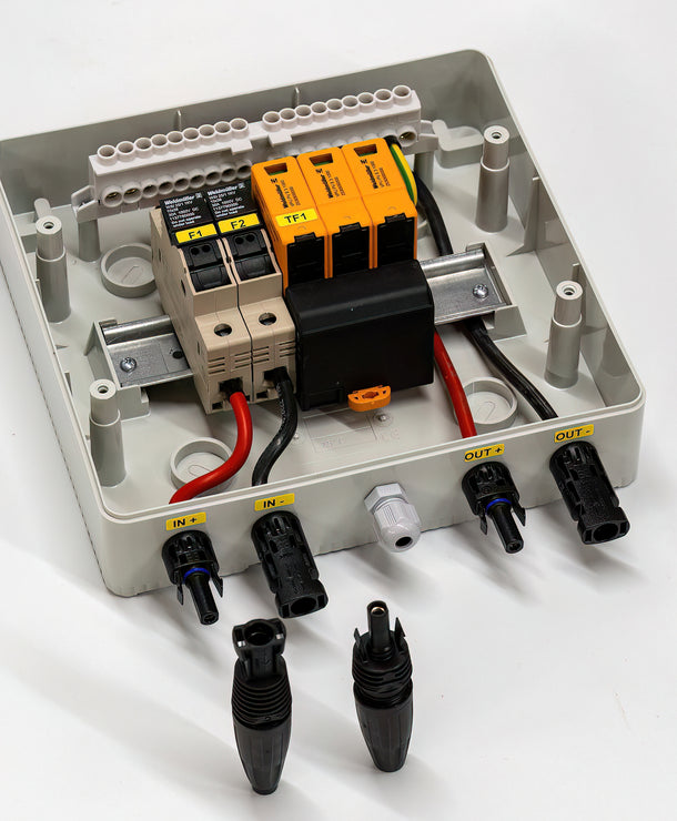 DC oldali 1 string - 1 munkapont védelmi dobozok